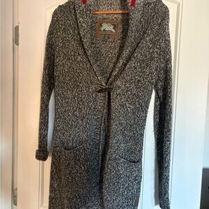 Roots cabin Black and White Women's Sweater